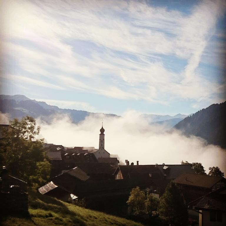 Gaestehaus Alpina In Fanas Room photo