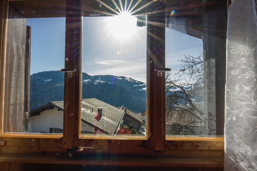 Gaestehaus Alpina In Fanas Exterior photo